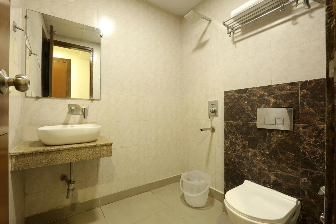 Hotel Qualia Suites At Delhi Airport Nueva Delhi Exterior foto