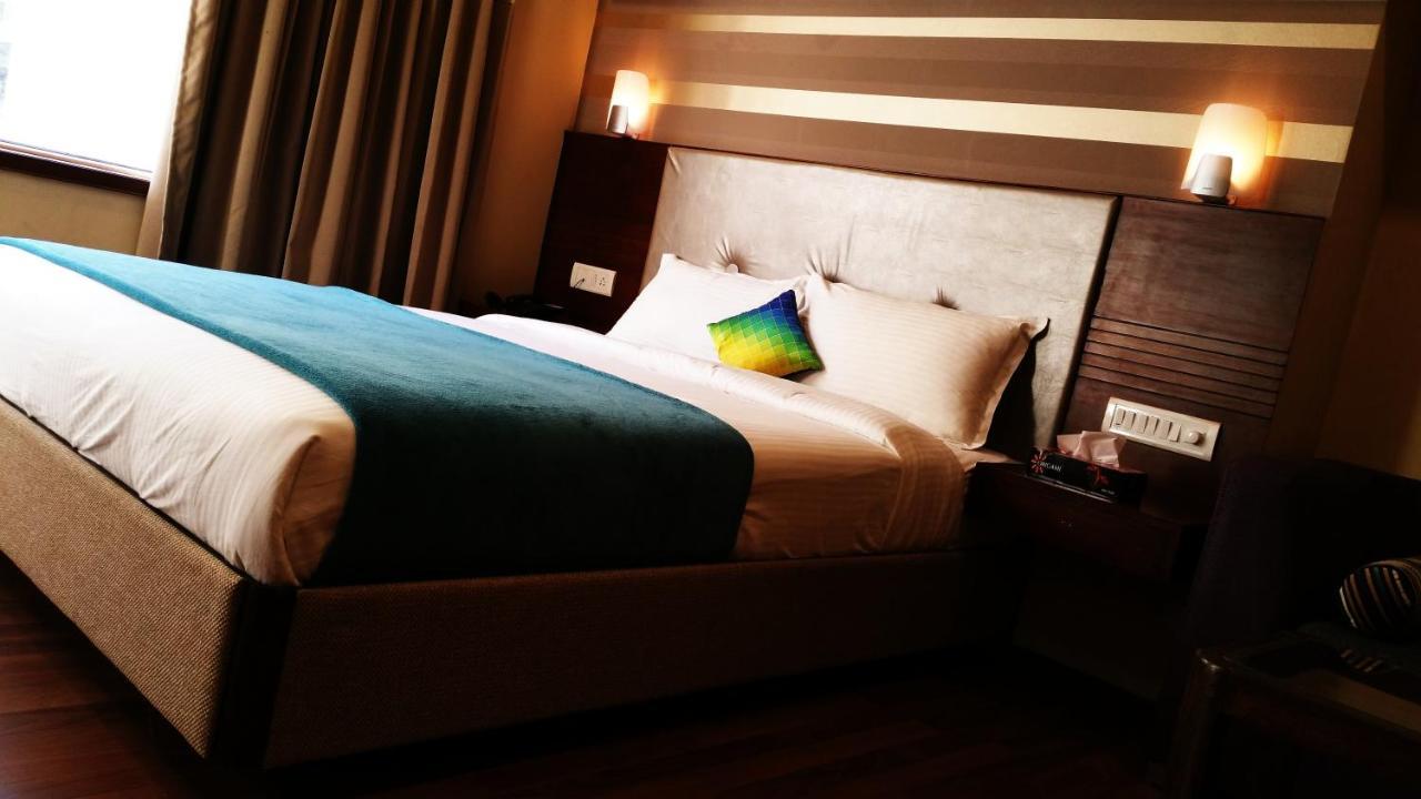 Hotel Qualia Suites At Delhi Airport Nueva Delhi Exterior foto